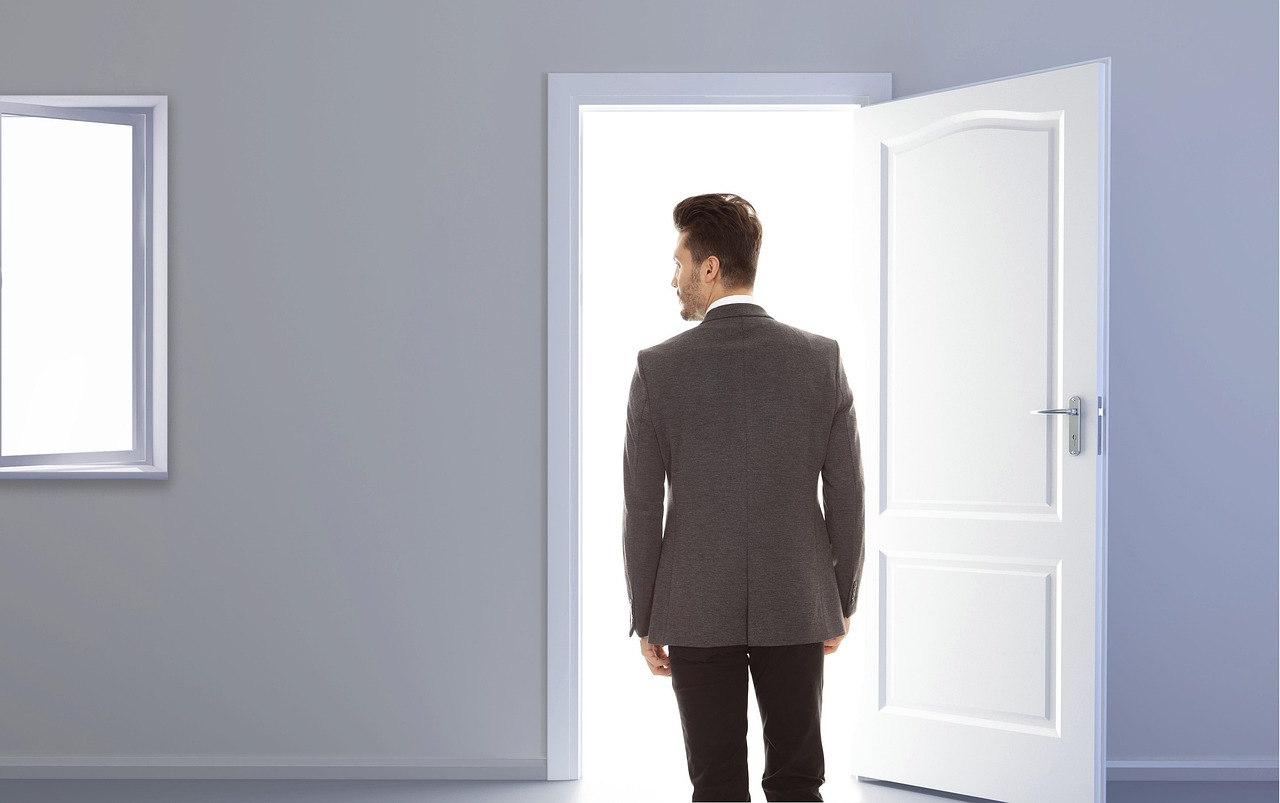 Quand est-il temps de vendre son entreprise ou au contraire de persévérer ? découvrez comment déterminer le meilleur moment pour quitter votre entreprise et maximiser la valeur de votre sortie.